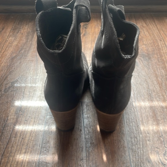 ALBERTO FERMANI Women's Suede Capricia Ankle Boots. Size 36.5. Used good condt. - Picture 5 of 11